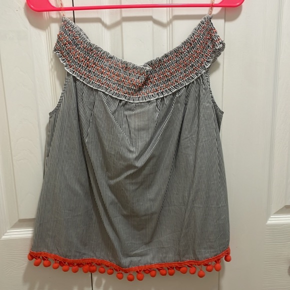 Top - Picture 2 of 4